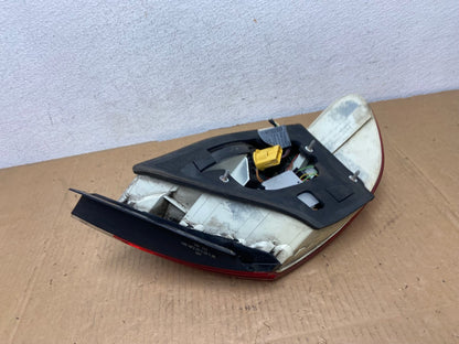 2002 to 2005 BMW 7-Series 745i 760i Right Passenger Tail Light AD0957 LK6