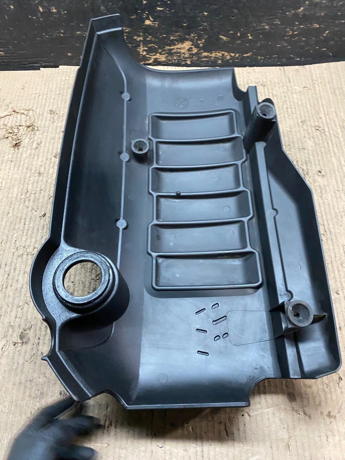 2007 to 2008 GMC Acadia 3.6L VVT Engine Cover Shield OEM V4244 DG7