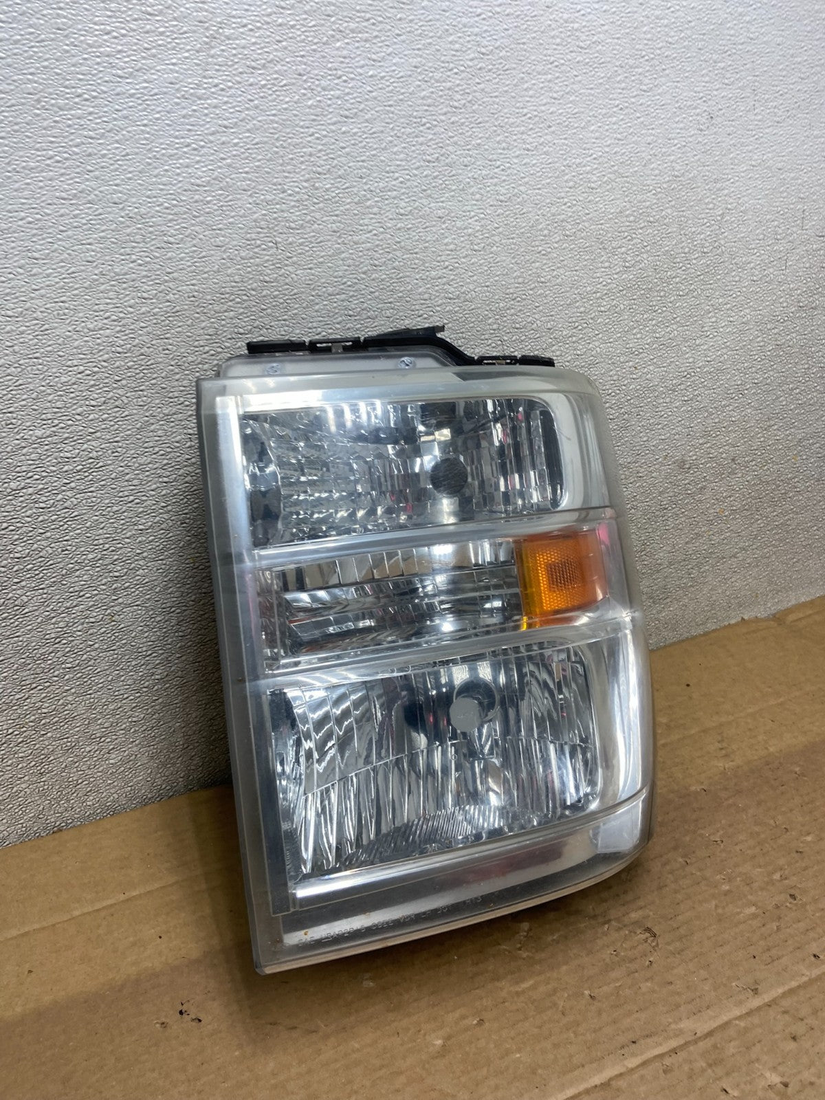 2008-2014 Ford Econoline E150 E250 E350 Left Driver LH Headlight OEM AB5123 DW2