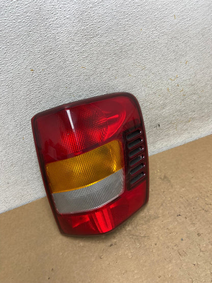 1999-2004 Jeep Grand Cherokee WJ Right Passenger Rh Tail Light AI3635 LK2