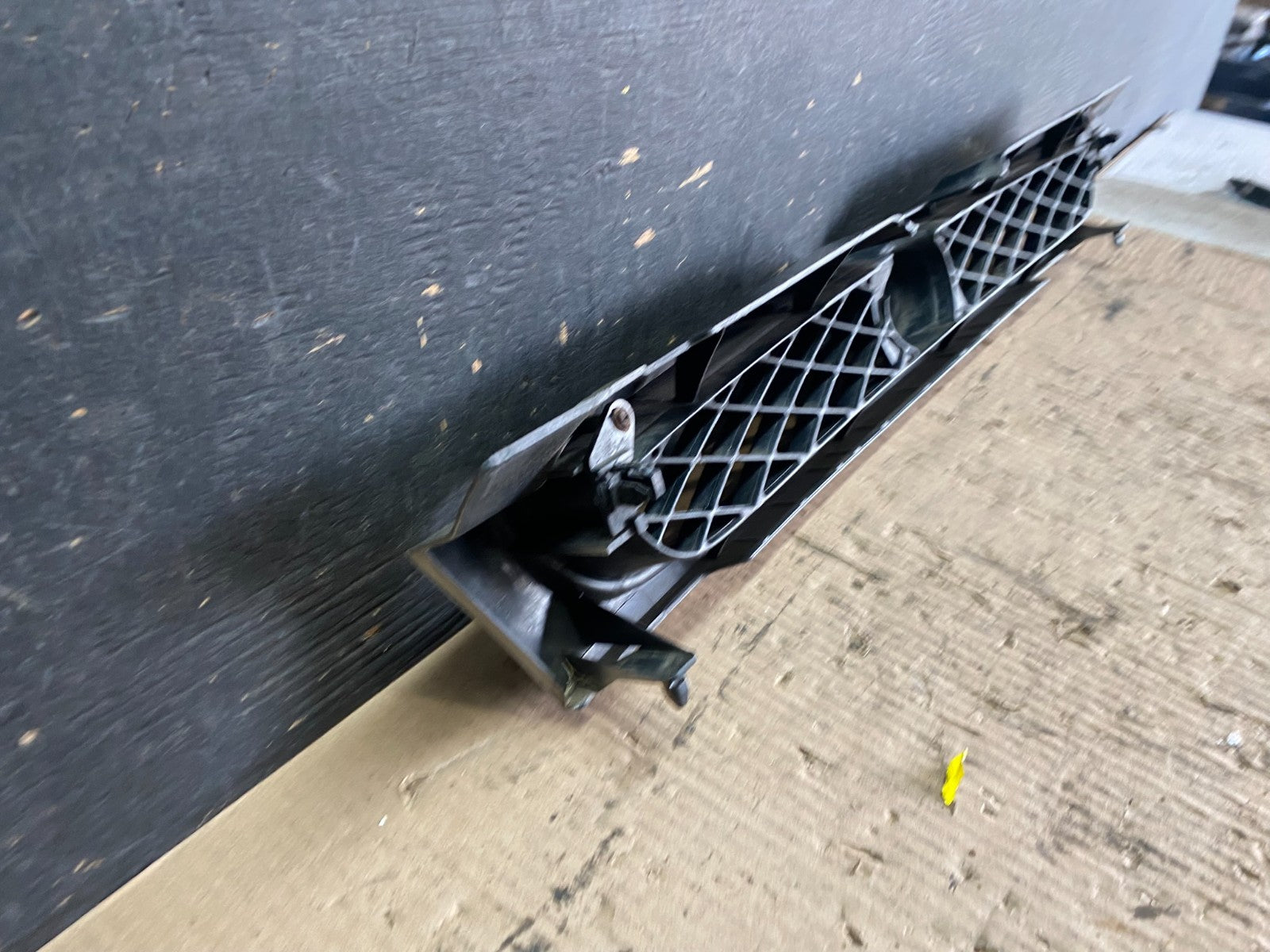 1996 Subaru Impreza Front Upper Grille Grill Q3383 DG8