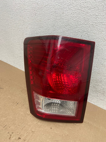 2007 2008 2009 2010 Jeep Grand Cherokee Left Driver Lh Tail Light AE6047 LK0
