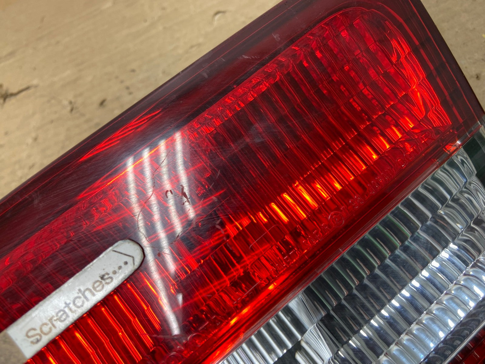 2000 2001 Lexus ES300 Inner Right Passenger RH Side Tail Light AG8335 LK3