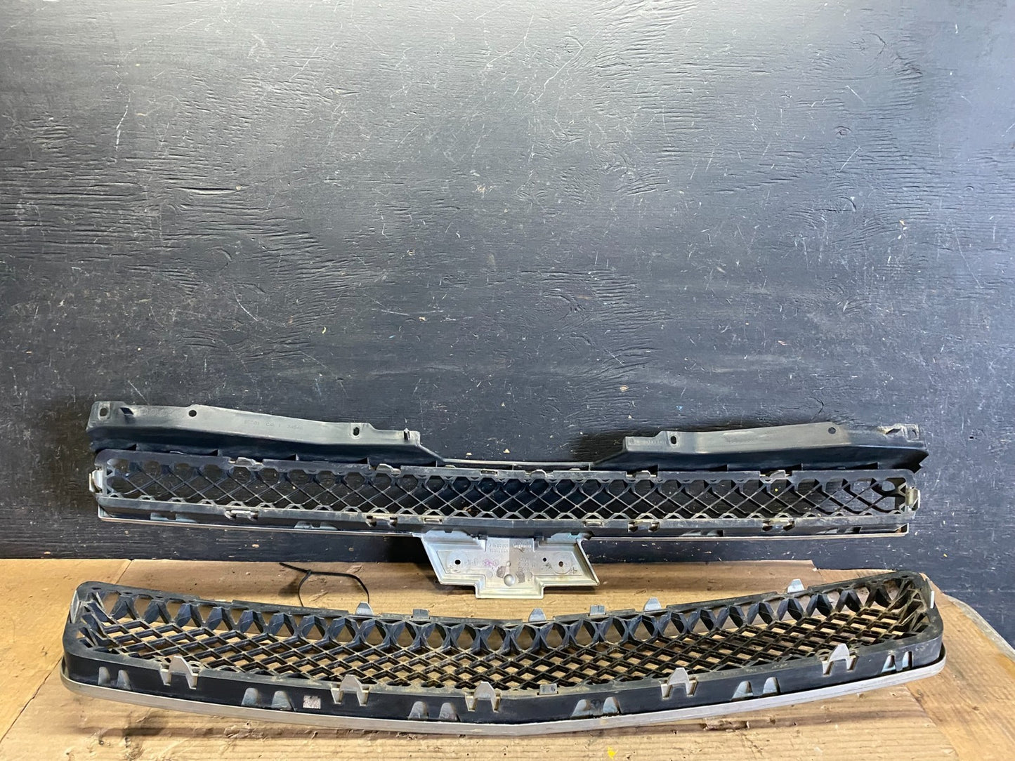 2007 to 2014 Chevrolet Avalanche Front Upper Lower Set Grill Grille Oem S5831 DG6
