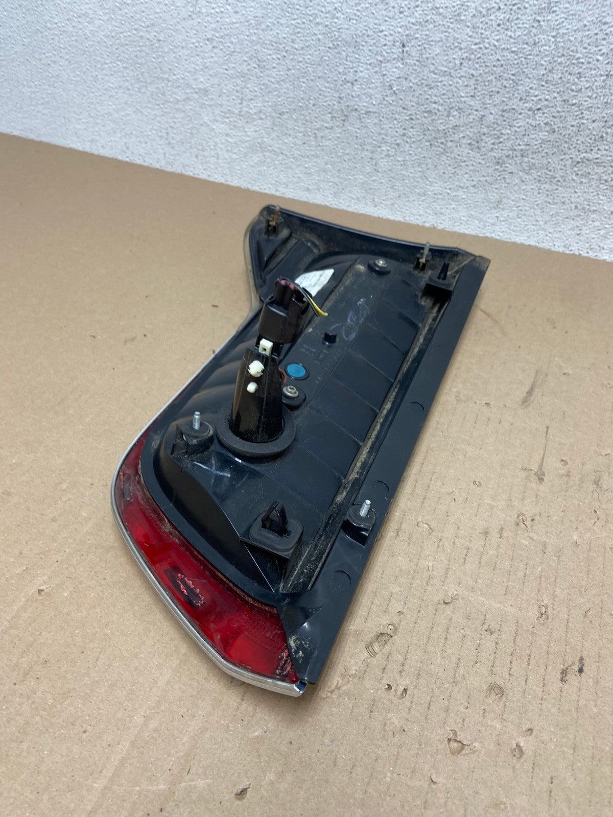 2011 to 2015 Lincoln MKX Right Passenger RH Side Inner Tail Light AE7209 LK7