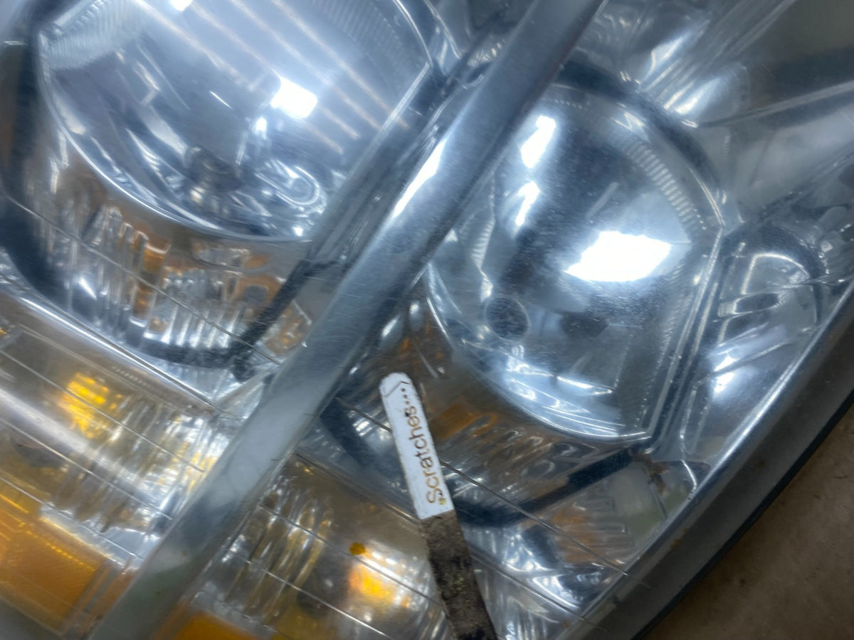 2007 to 2014 Chevrolet Silverado Left+Right Side Headlights AI1035 DW3