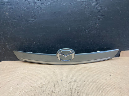 2007 to 2009 Mazda CX-9 Trunk Lid Garnish Panel Molding Trim Backup Camera E41030