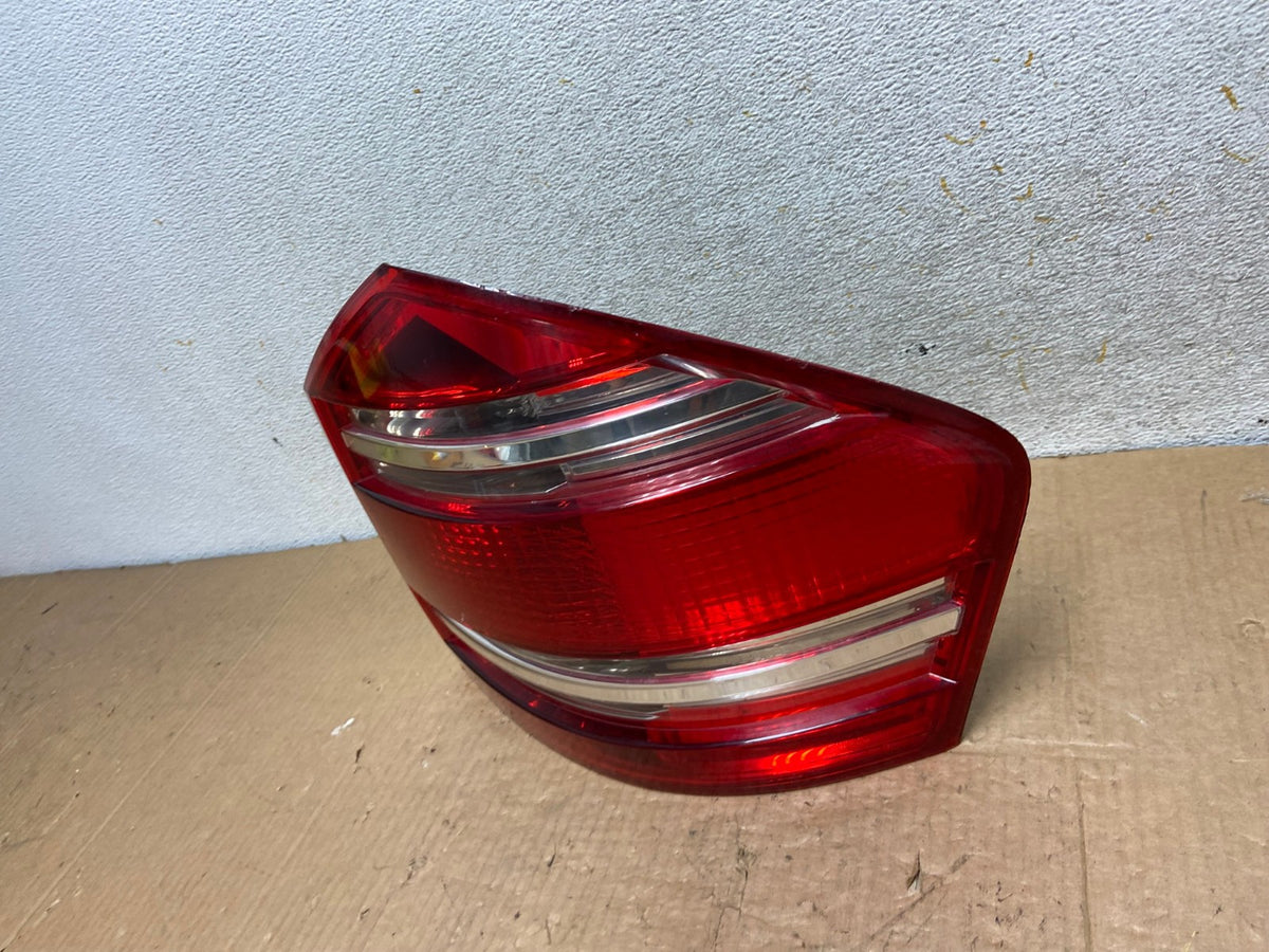 2007 to 2009 Mercedes GL-Class GL450 Right Passenger Tail Light AI8130 LK1