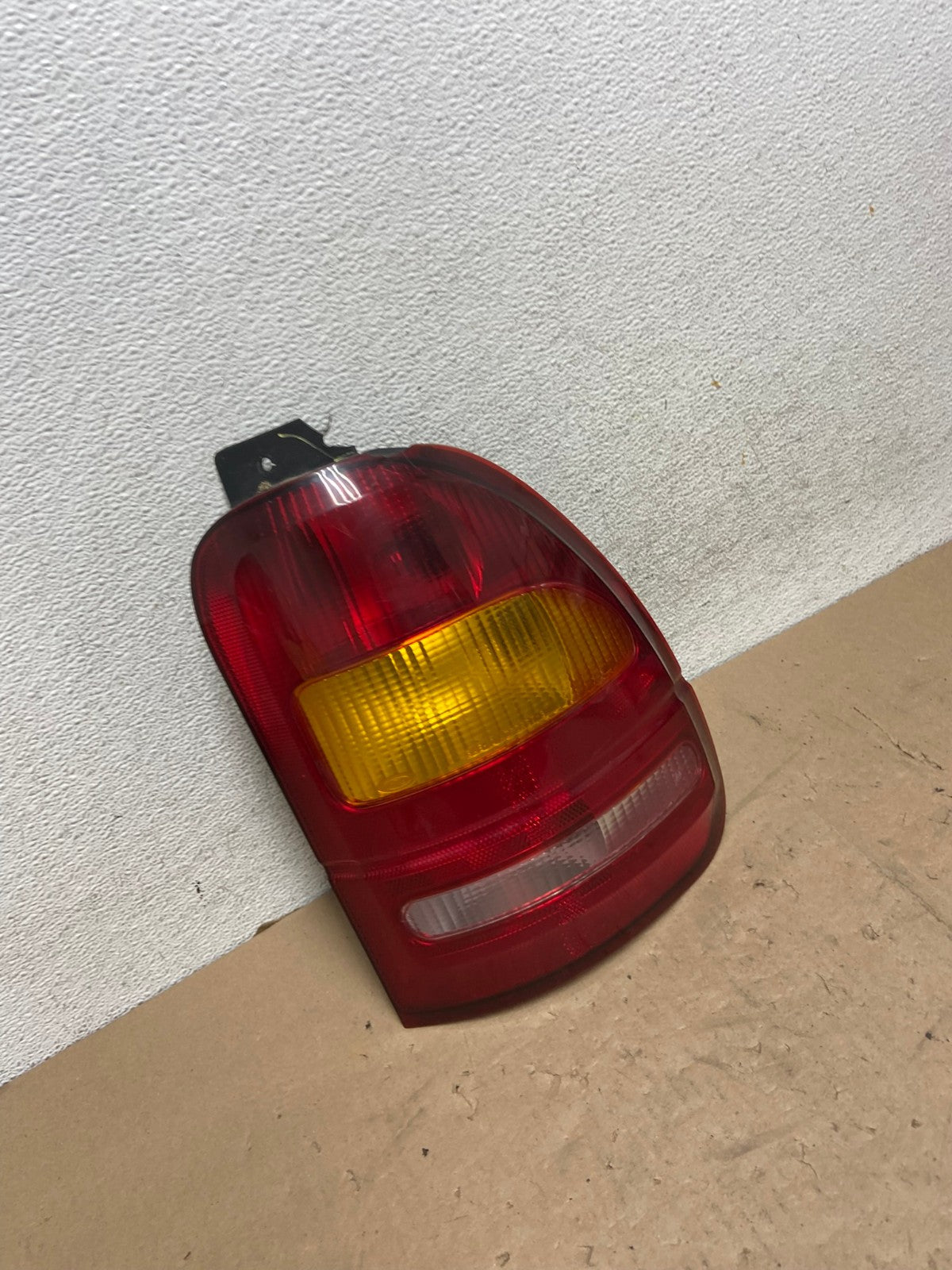 1995 to 1998 Ford Windstar Tail Light Right Passenger RH Side AG5568 LK2