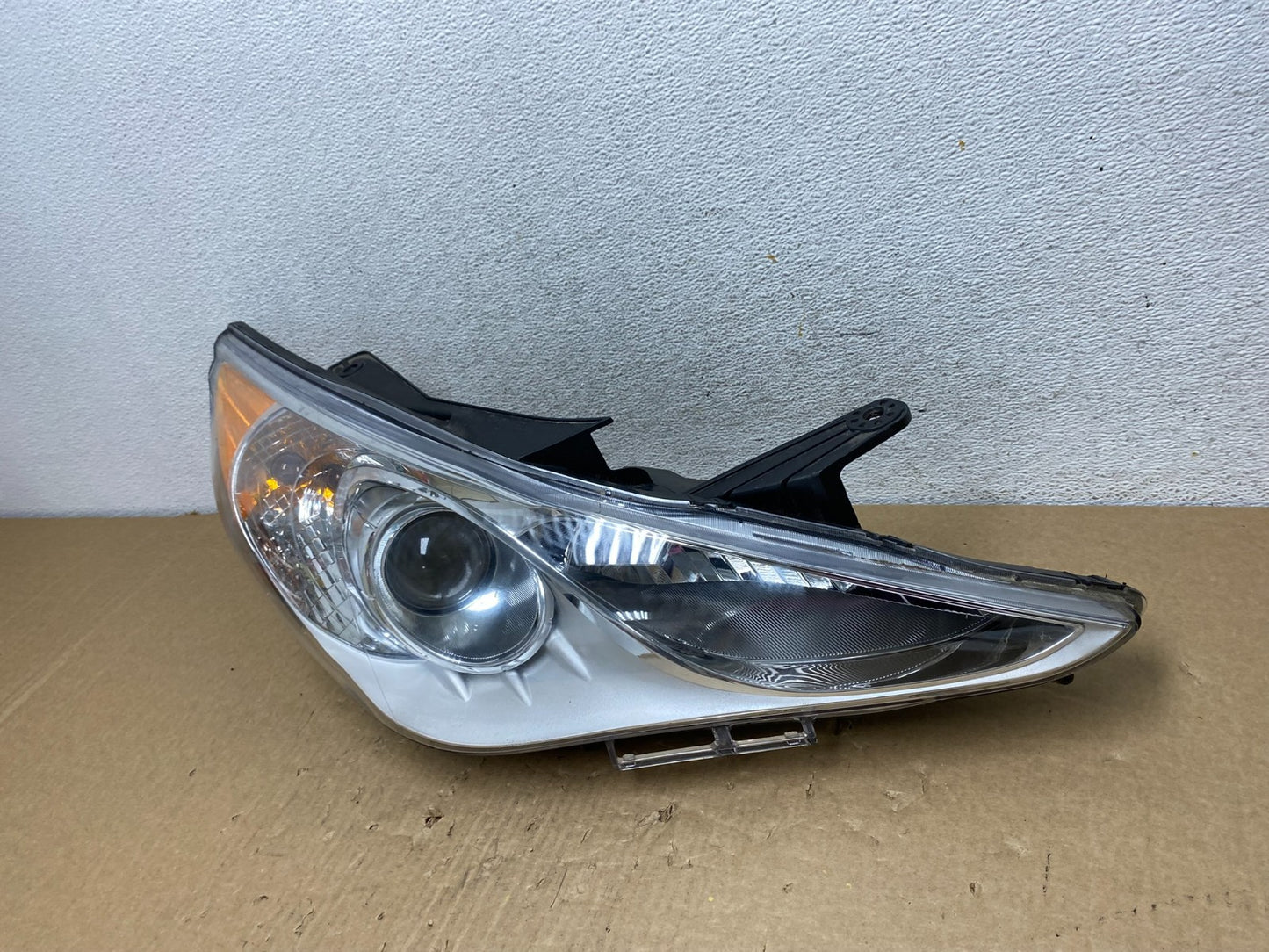2011 - 2014 Hyundai Sonata Right Passenger Rh Side Headlight Halogen AF7423 DW1