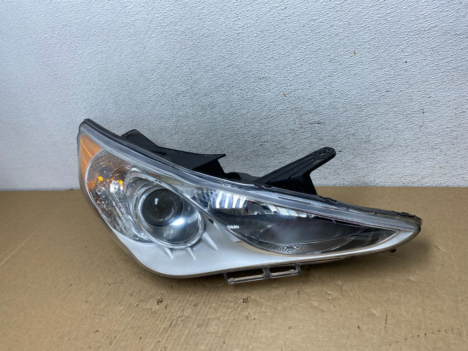 2011 - 2014 Hyundai Sonata Right Passenger Rh Side Headlight Halogen AF7423 DW1