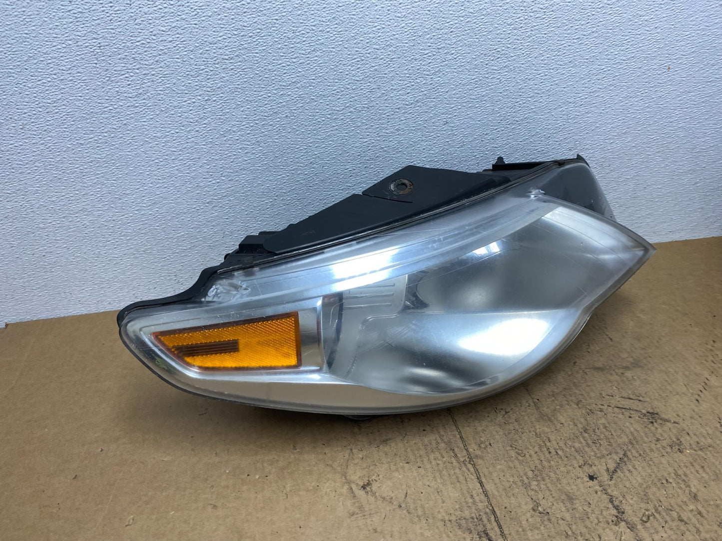 2009 to 2012 Volkswagen CC Right Passenger RH Headlight Halogen Oem AC3671 DW2