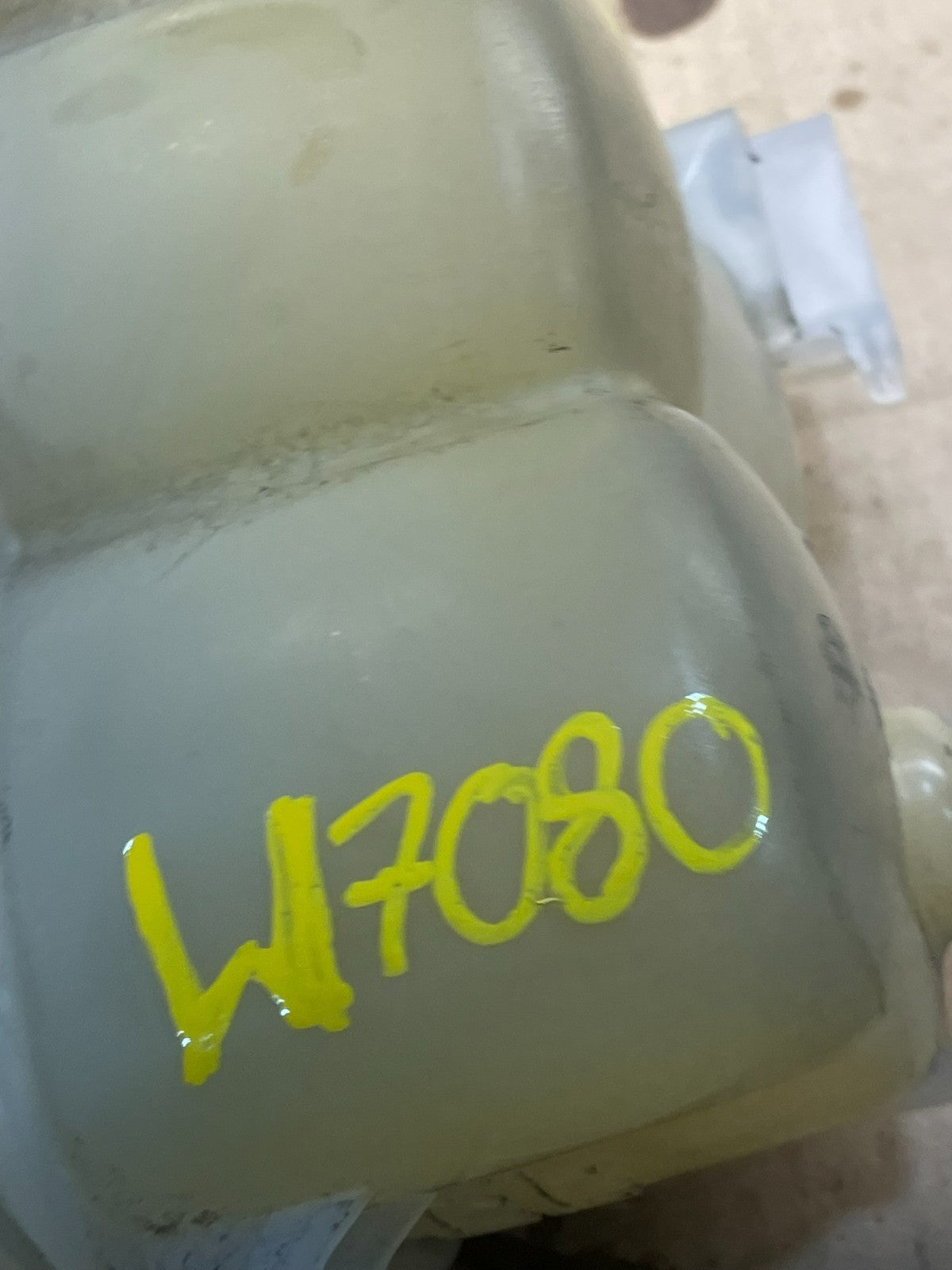 2020-2023 Ford Explorer Radiator Coolant Recovery Bootle Tank  W7080 DG7