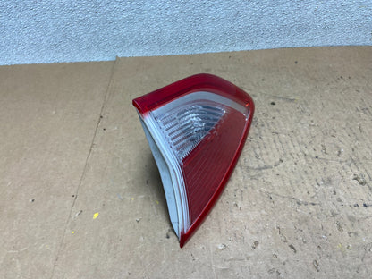 2013 to 2016 Ford Escape Right Passenger RH Side Inner Tail Light OEM Z7779 DW2