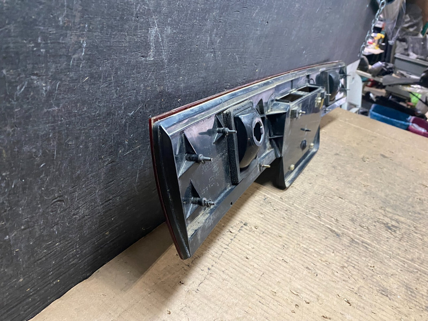 Ford Center Brake Tail Light Panel f24b-13b414 N30406