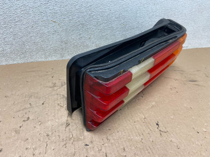 1986 to 1991 Mercedes-Benz W126 Right Passenger Side Tail Light Oem R5775 DW2