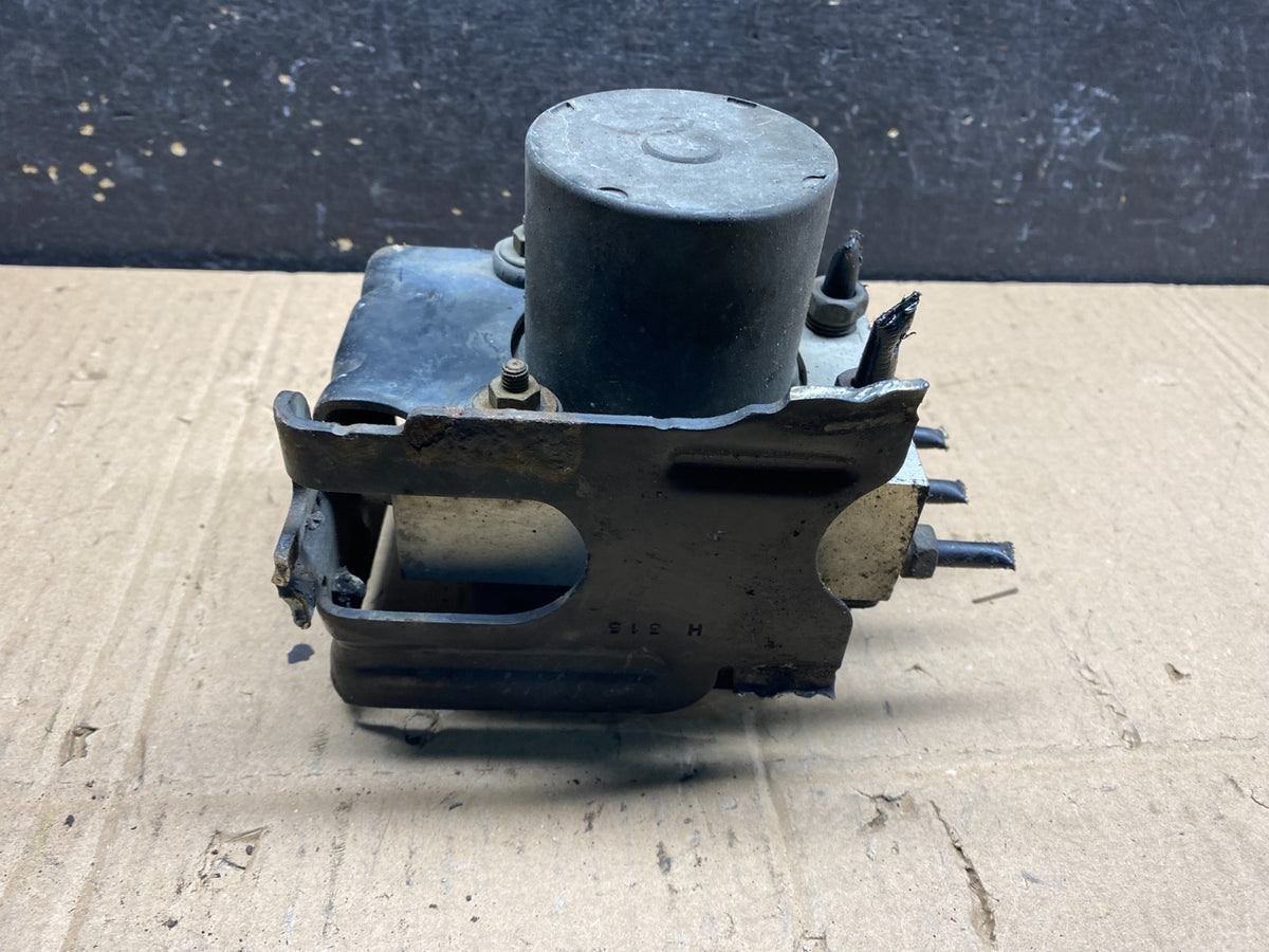 2009 to 2014 Cadillac Escalade ABS Pump Anti Lock Brake Module V2332 DG3