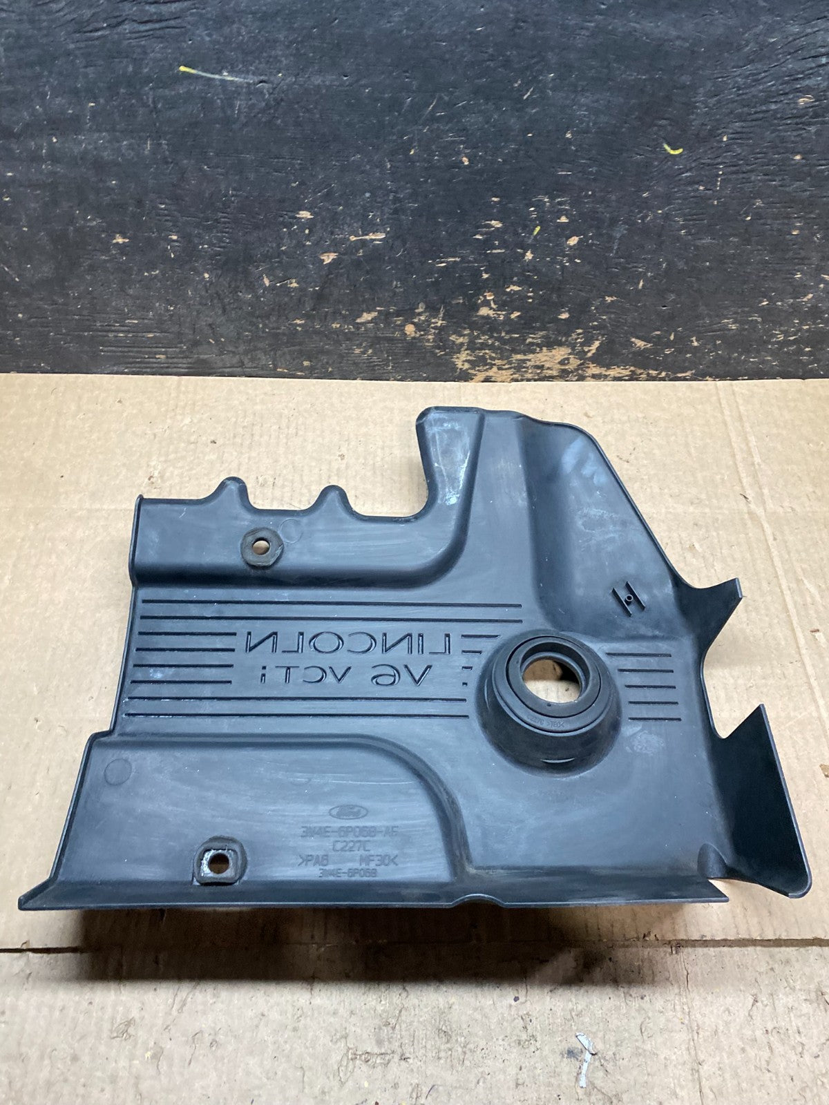 2003 to 2005 Lincoln LS 3.0L V6 Engine Motor Cover OEM X9586 DG5