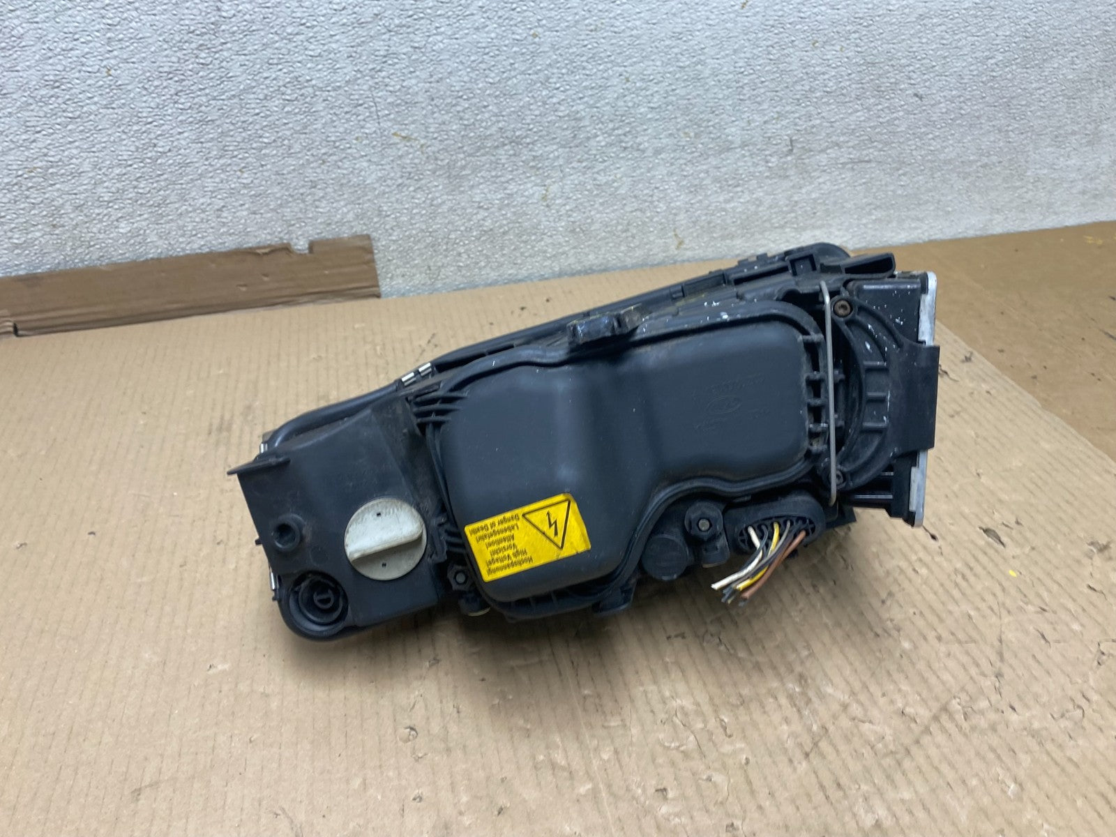 Xenon 2003 to 2006 Audi A4 Convertible Right Passenger RH Headlight U2646 DW9