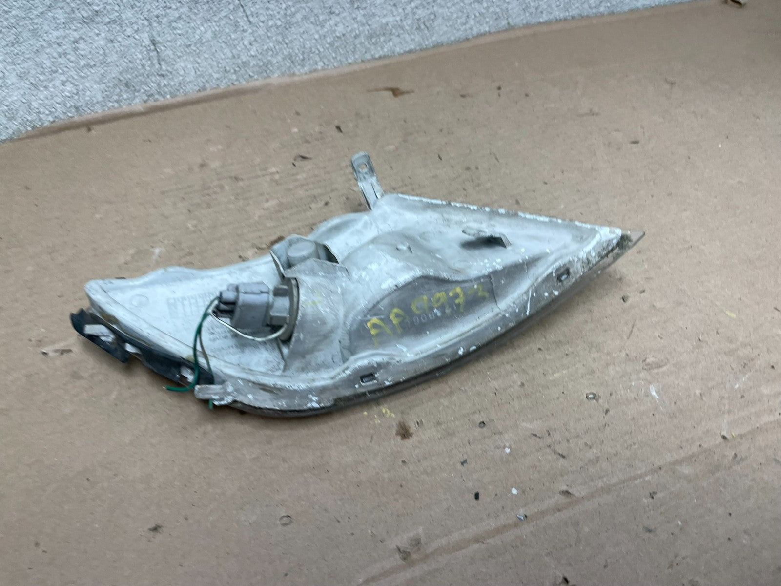 1997 to 1999 Lexus ES300 Left Driver LH Side Turn Signal OEM AA9973 DW6