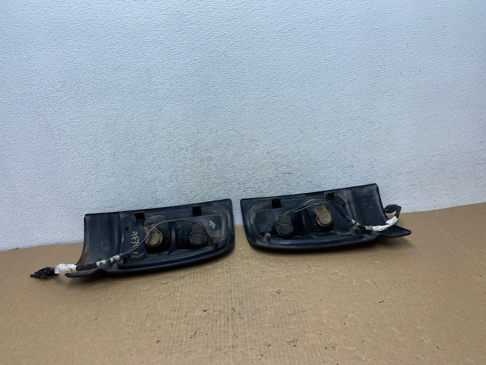 1994 to 2001 Dodge Ram 1500 Left+Right Tail Lights AF7461 LK5
