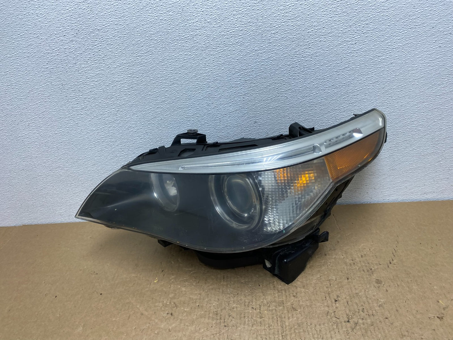 2004 to 2007 BMW 525i 5 Series Headlight Left LH Xenon AFS AC1644 DW0