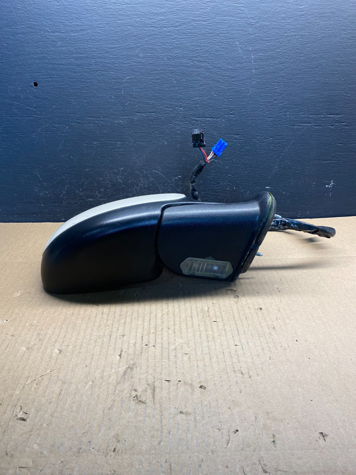 2003 - 2006 Cadillac Escalade Right Passenger Turn Sgn View Mirror AC2490 MS3
