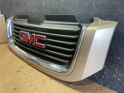 2002 to 2009 Gmc Envoy Front Upper Grill Grille OEM Z8139 DG2
