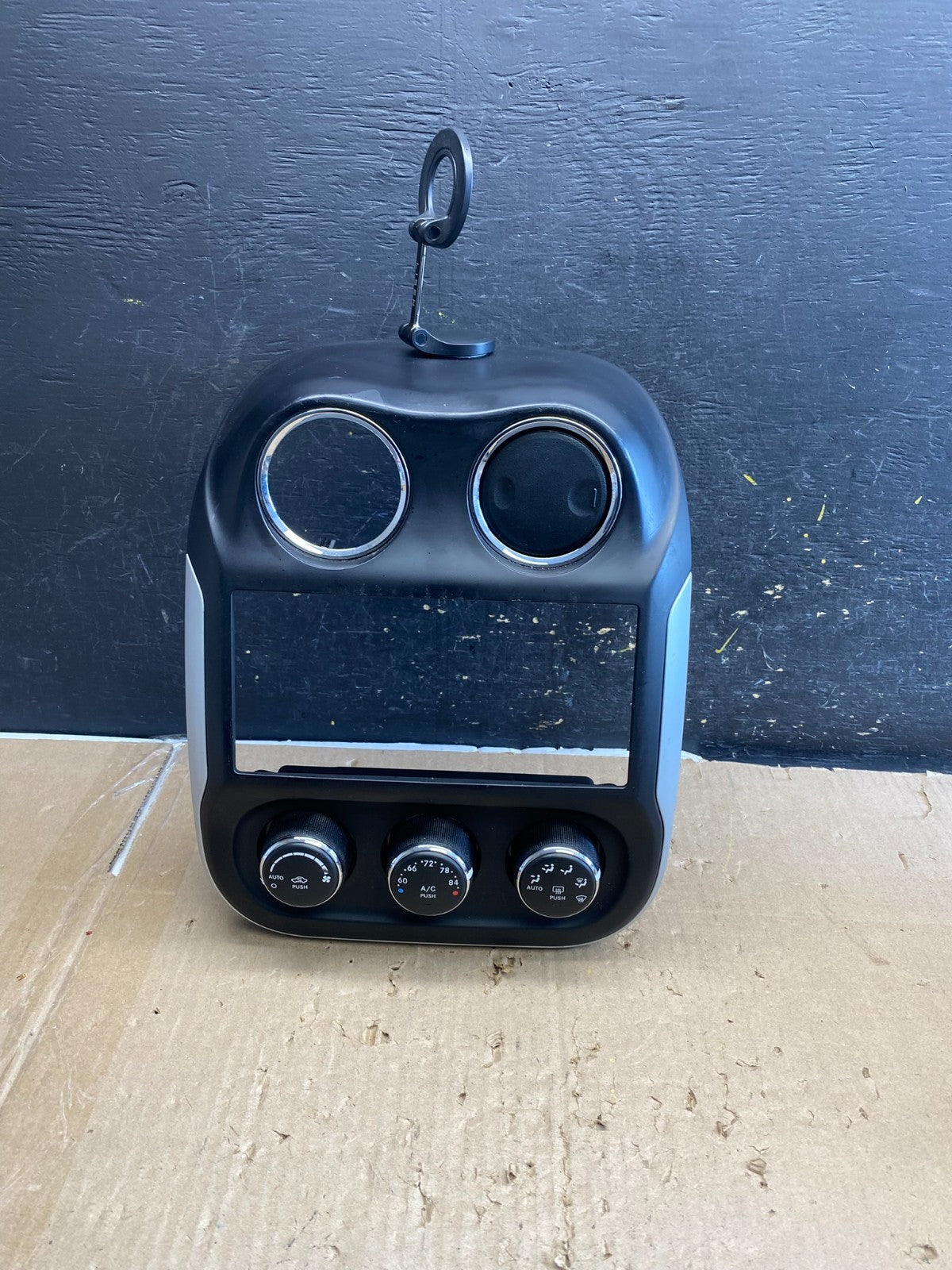 2011 to 2017 Jeep Compass Dash Climate Temperature Control Radio Bezel AB2215 DG0