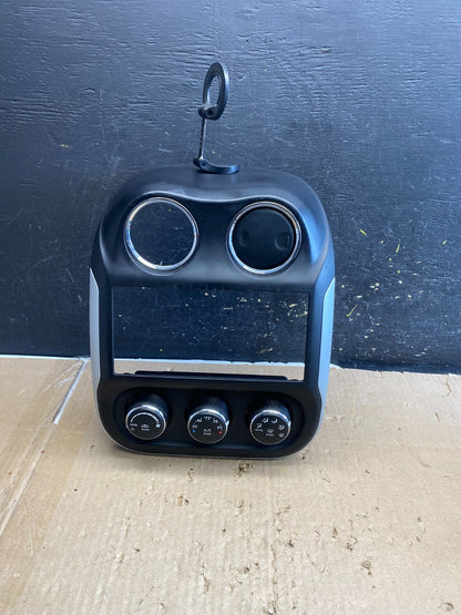 2011 to 2017 Jeep Compass Dash Climate Temperature Control Radio Bezel AB2215 DG0