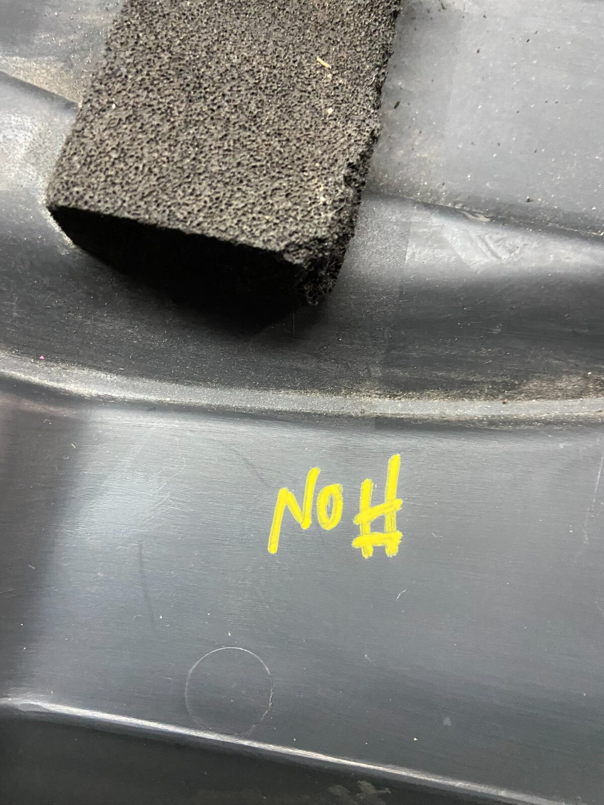 2006 to 2008 Honda Pilot Engine Cover Trim Bezel OEM j1210 DG8