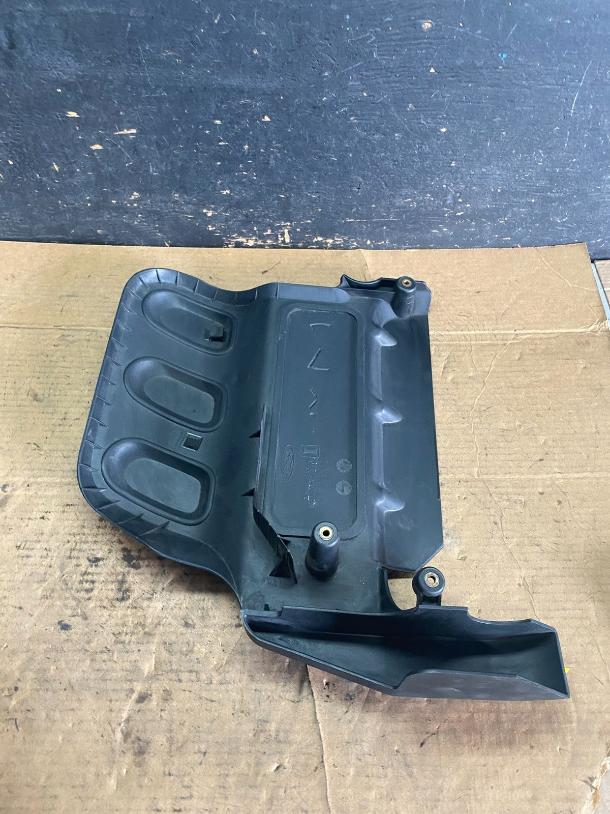 2000 to 2003 Mazda Tribute  DOHC 24 VALVE Engine Shield Top Cover Oem q8485 DG6