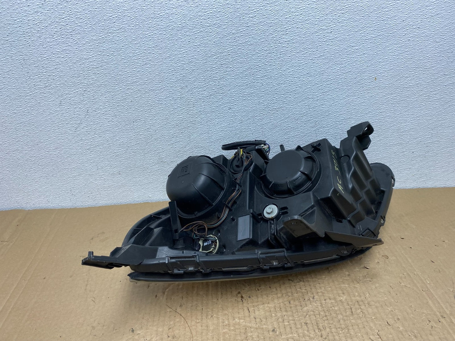 2010-2015 Chevrolet Equinox Right Passenger Halogen Projector Headlight AC39185