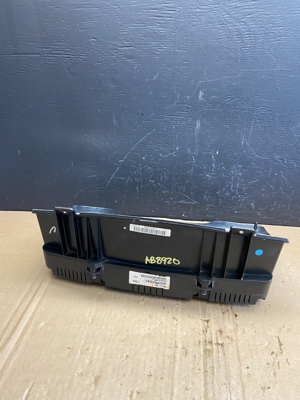 2008 Chrysler Aspen Speedometer Cluster Gauge ab8920 DG3