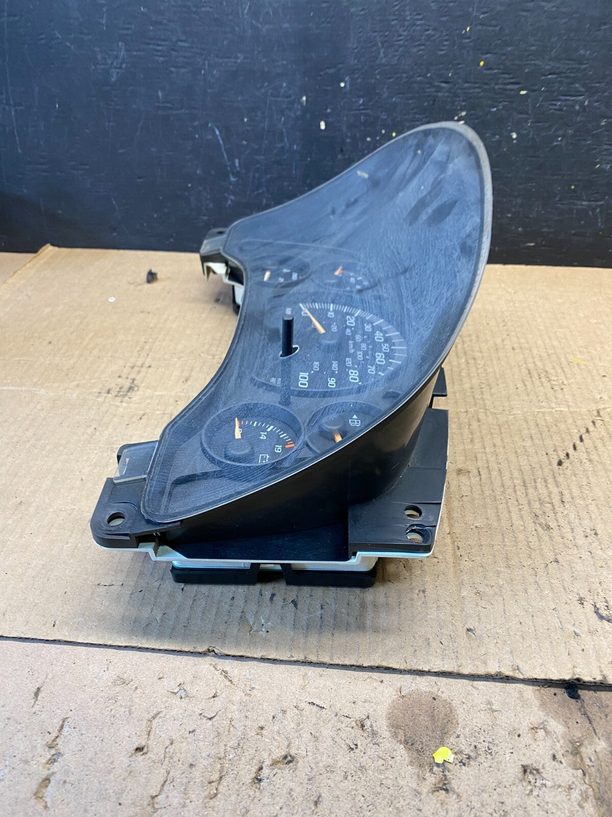 2004 to 2007 Chevrolet Express Speedometer Cluster Gauge M4421 DG2