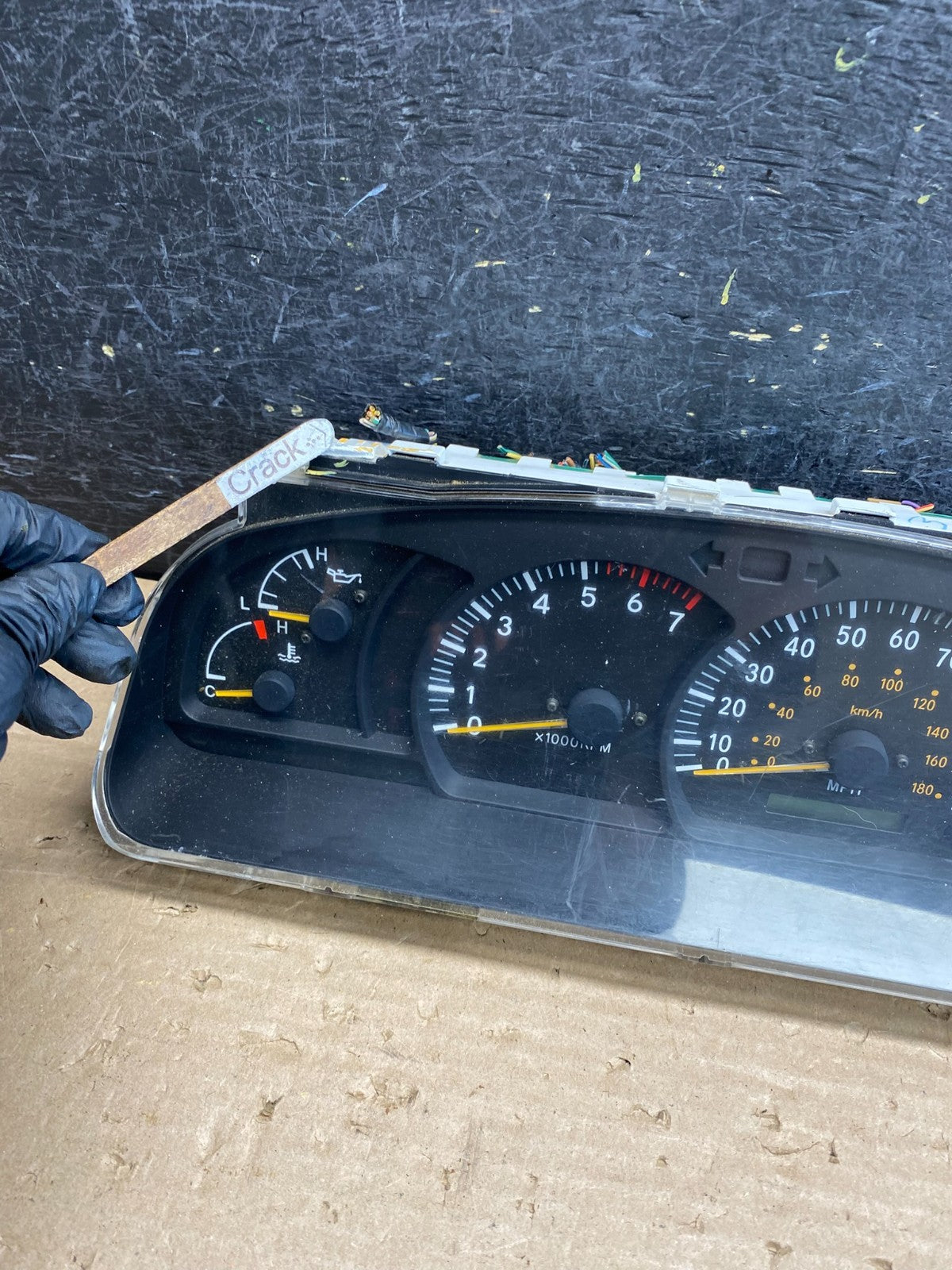 2001 to 2004 Toyota Tundra 4.7L V8 Speedometer Instrument Gauge Cluster AG64655