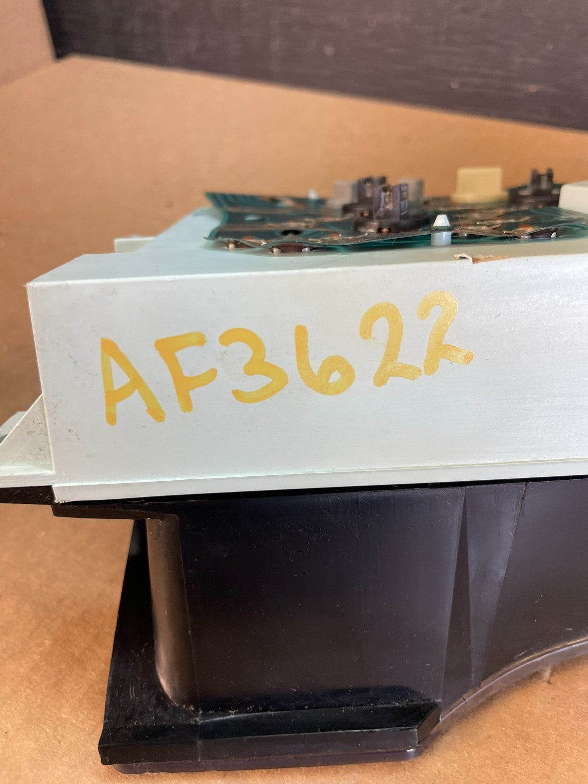 1995 to 1999 Chevrolet Silverado Suburban Cluster Gauge Speedometer AF3622 DG12
