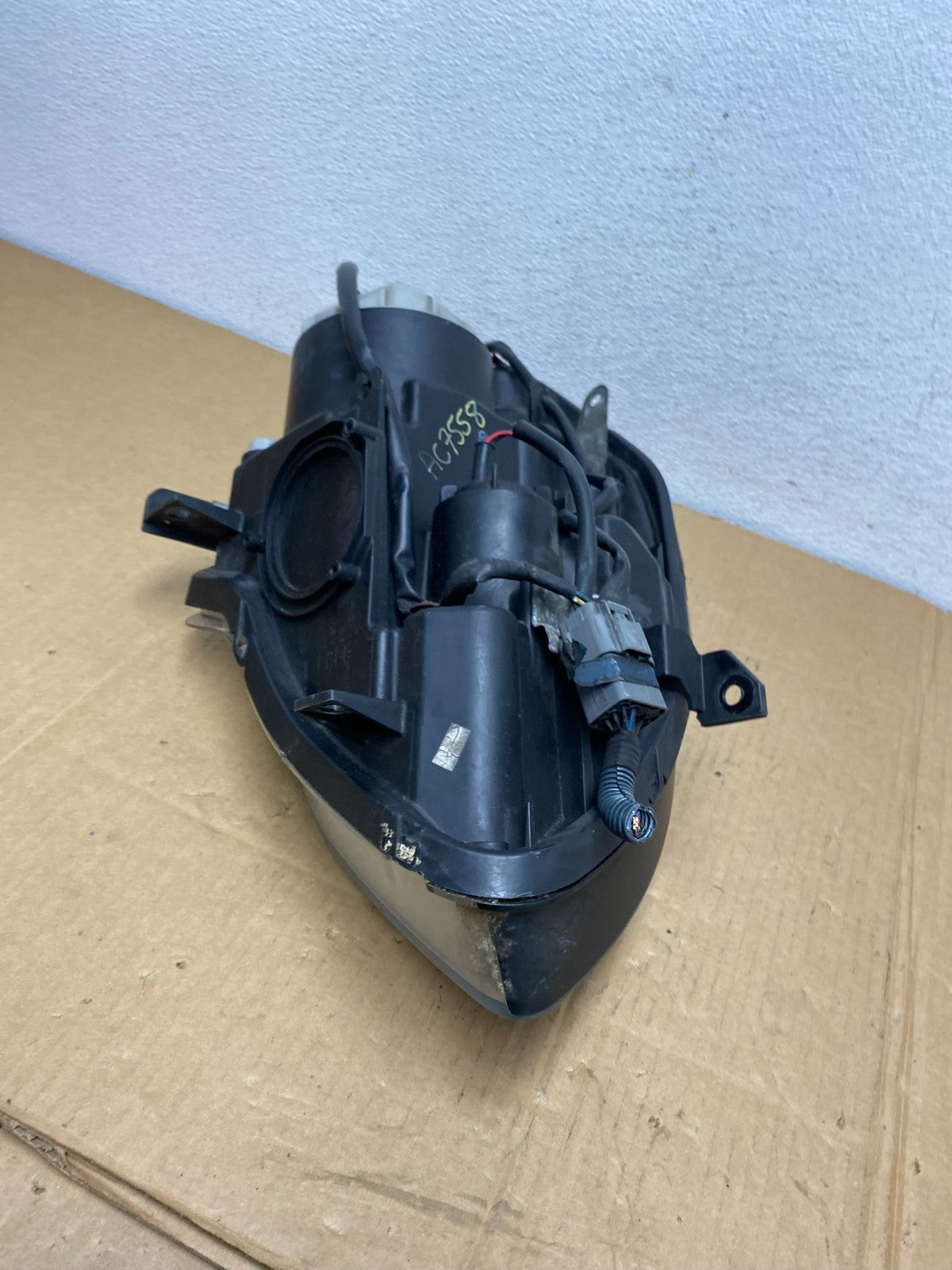 2004 to 2006 Nissan Maxima Left Driver Side Headlight Halogen AC7558 DW6
