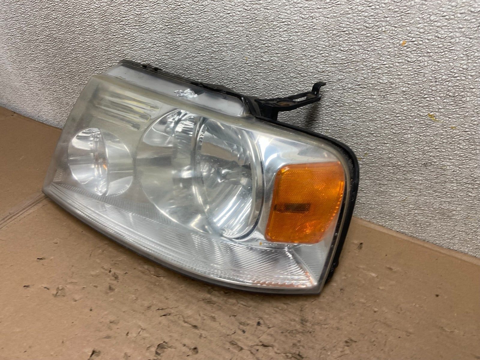 2004 to 2008 Ford F-150 F150 Left Driver LH Halogen Headlight Oem AB0885 DW1