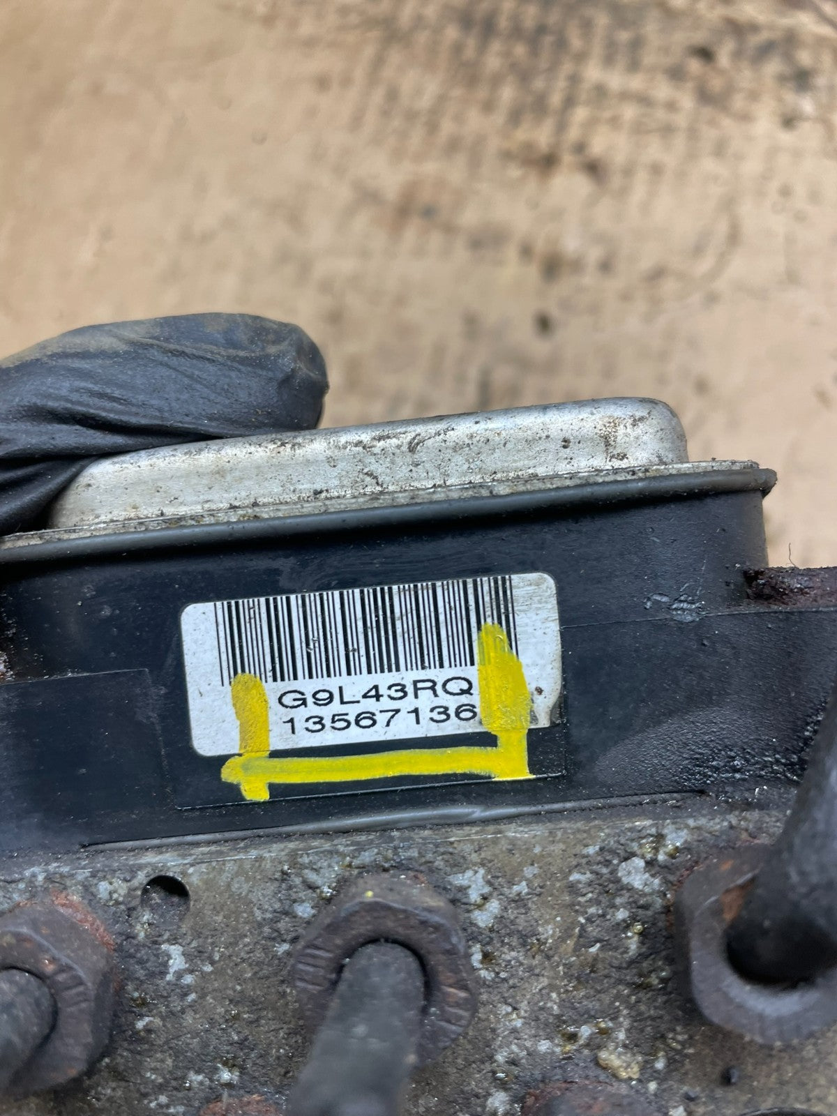2004-07 Chevrolet Express ABS Pump Control OEM 13567136 Module R4375 DG6