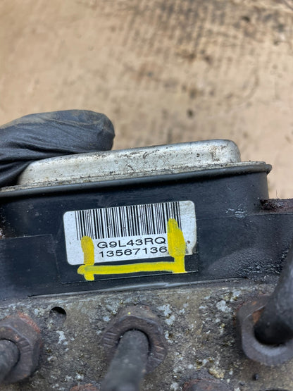 2004-07 Chevrolet Express ABS Pump Control OEM 13567136 Module R4375 DG6