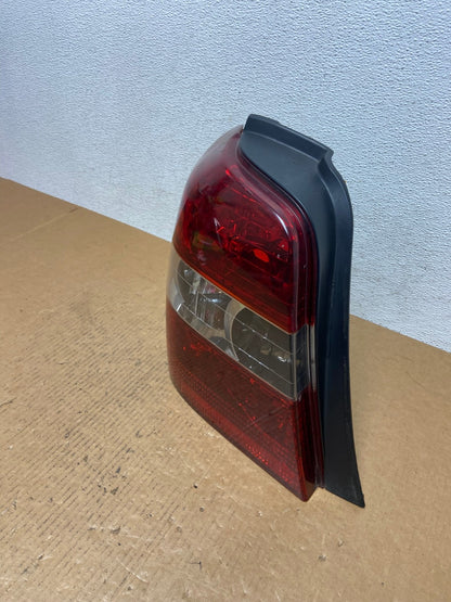 2004-2007 Toyota Highlander Left Driver LH Side Tail Light AE0682 LK1