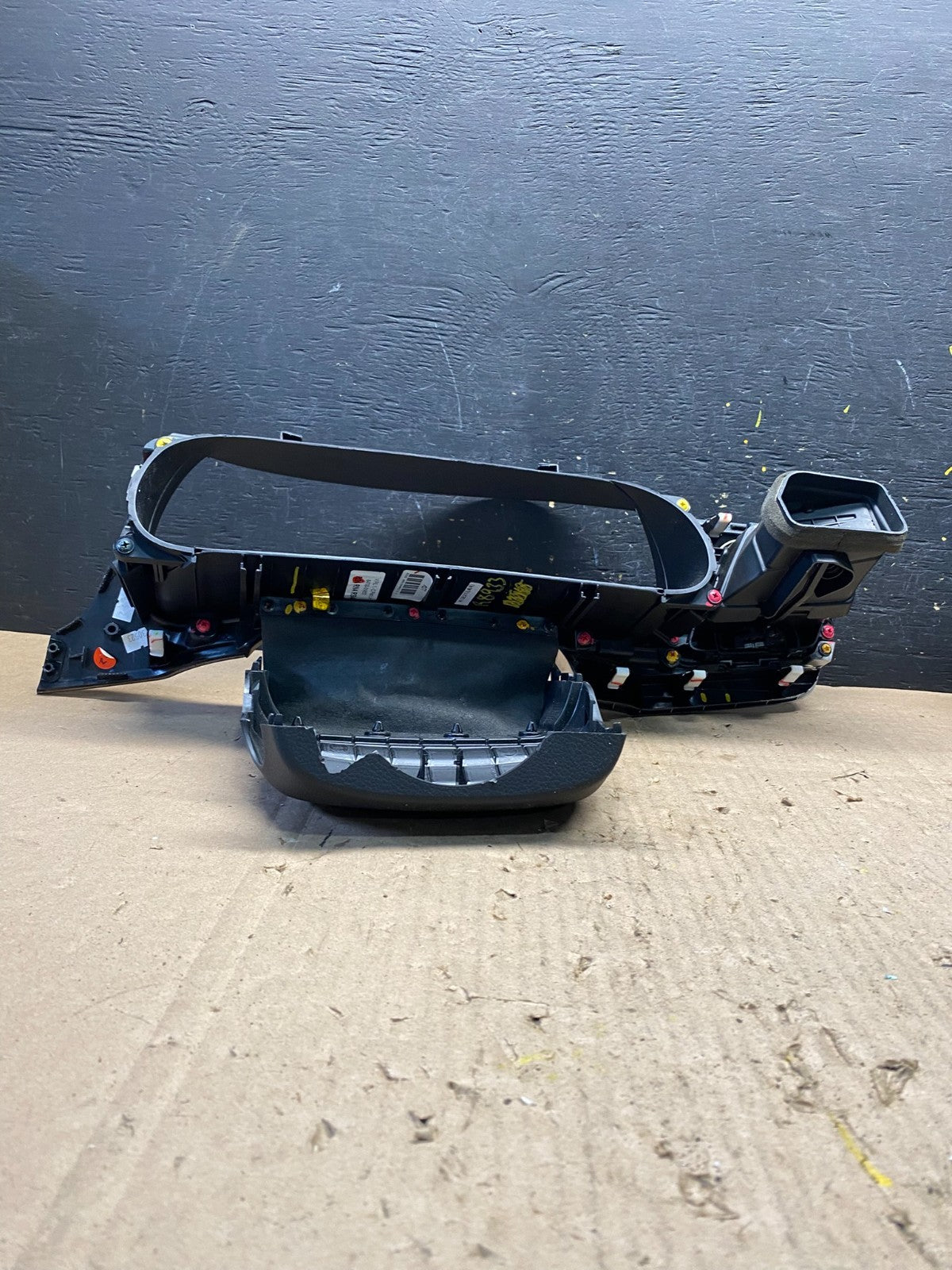 2014 - 2016 Hyundai Equus Speedometer Cluster Gauge Bezel Trim Air Vent R8933 DG5