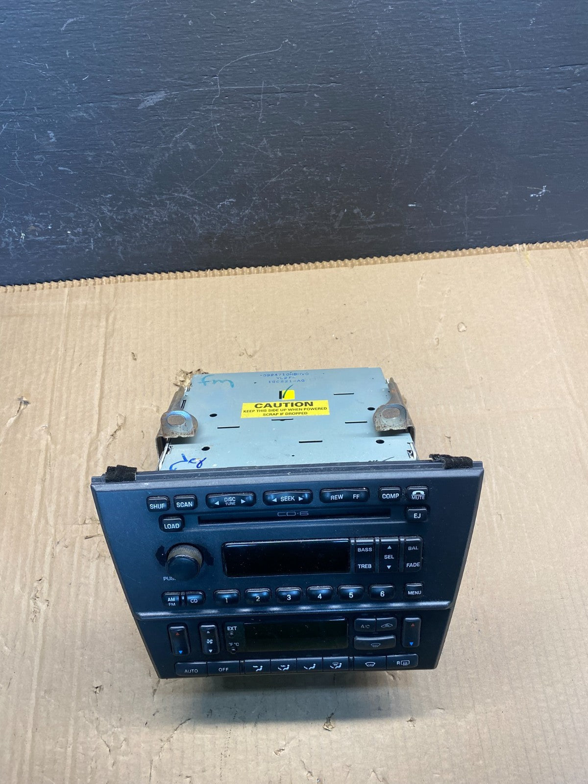 2001 2002 Lincoln LS Radio 6 CD Dual Climate Control Panel AC7910 DG3