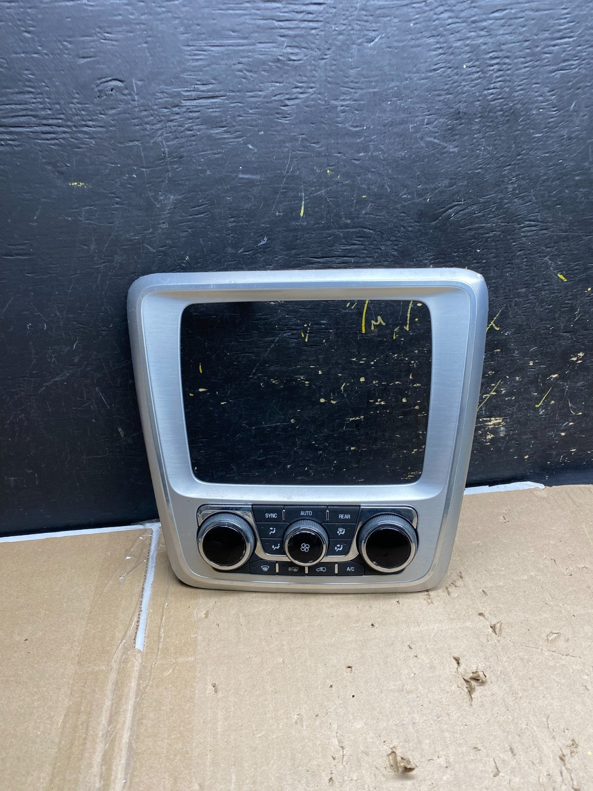 2013 - 2016 GMC Acadia A/C Heater Climate Control Radio Panel Bezel OE AB2091 DG0