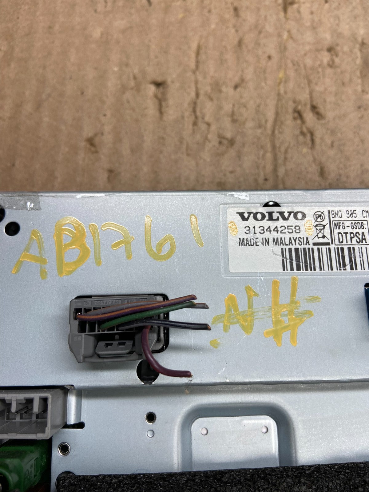 2011-2013 Volvo S60 Gps Navigation Display Screen Monitor OEM AB1761 DG5