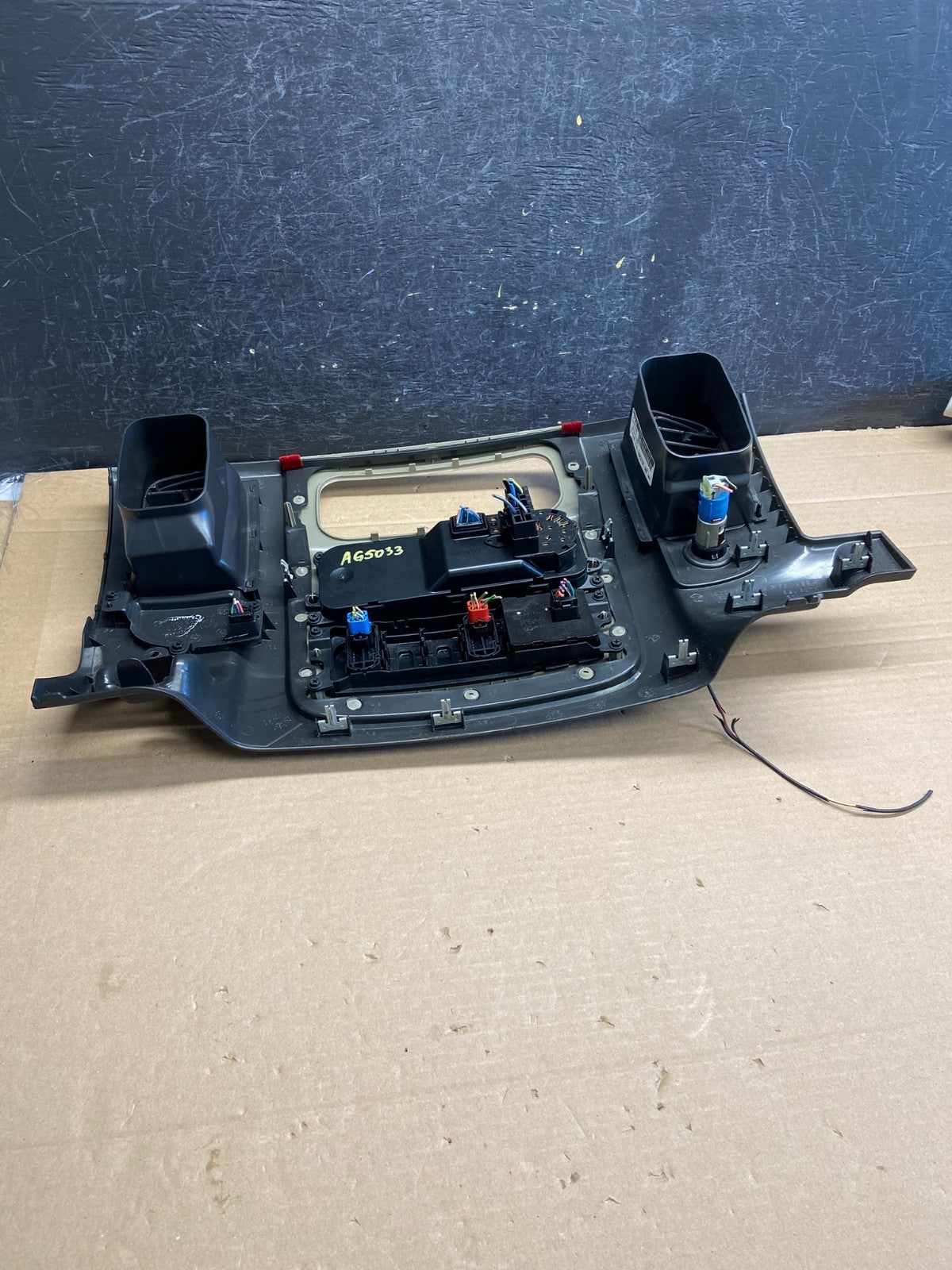 2002 to 2005 Dodge Ram Radio Climate Control Dash Air Vent Bezel Trim AG5033 DG3