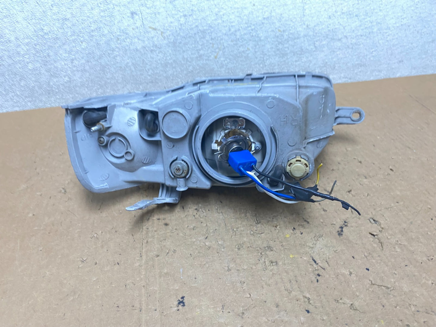 2004 - 2006 Chevrolet Aveo Hatchback Right Passenger Headlight Halogen Q8204 DW10