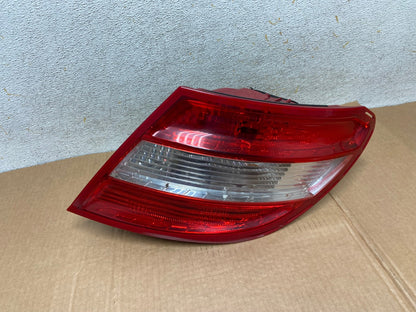 2008 2009 2010 2011 Mercedes C-Class Right Passenger Tail Light AI3735 LK0