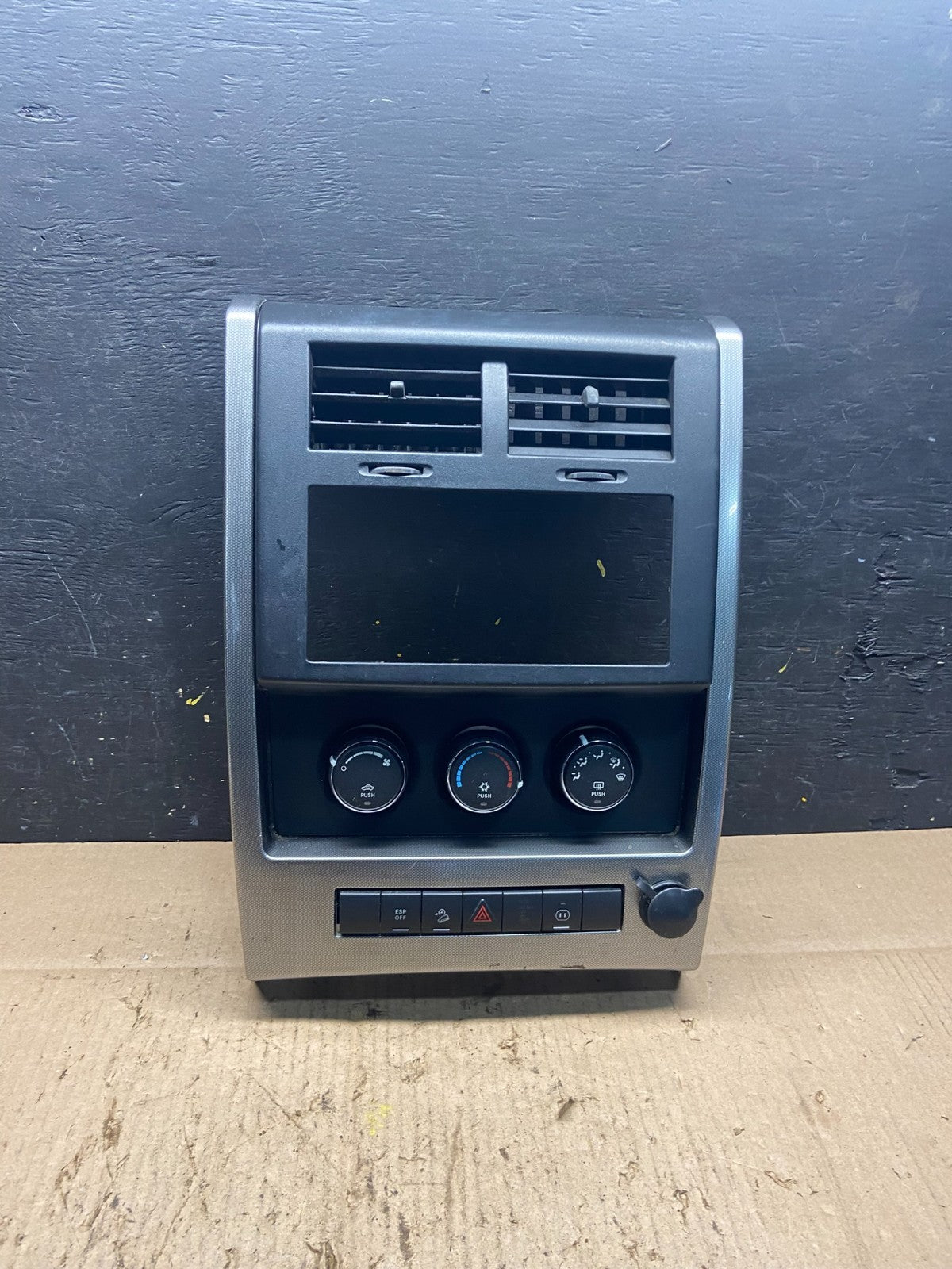 2008 to 2012 Jeep Liberty Dash Climate Temperature Control Radio Bezel Q1044 DG0